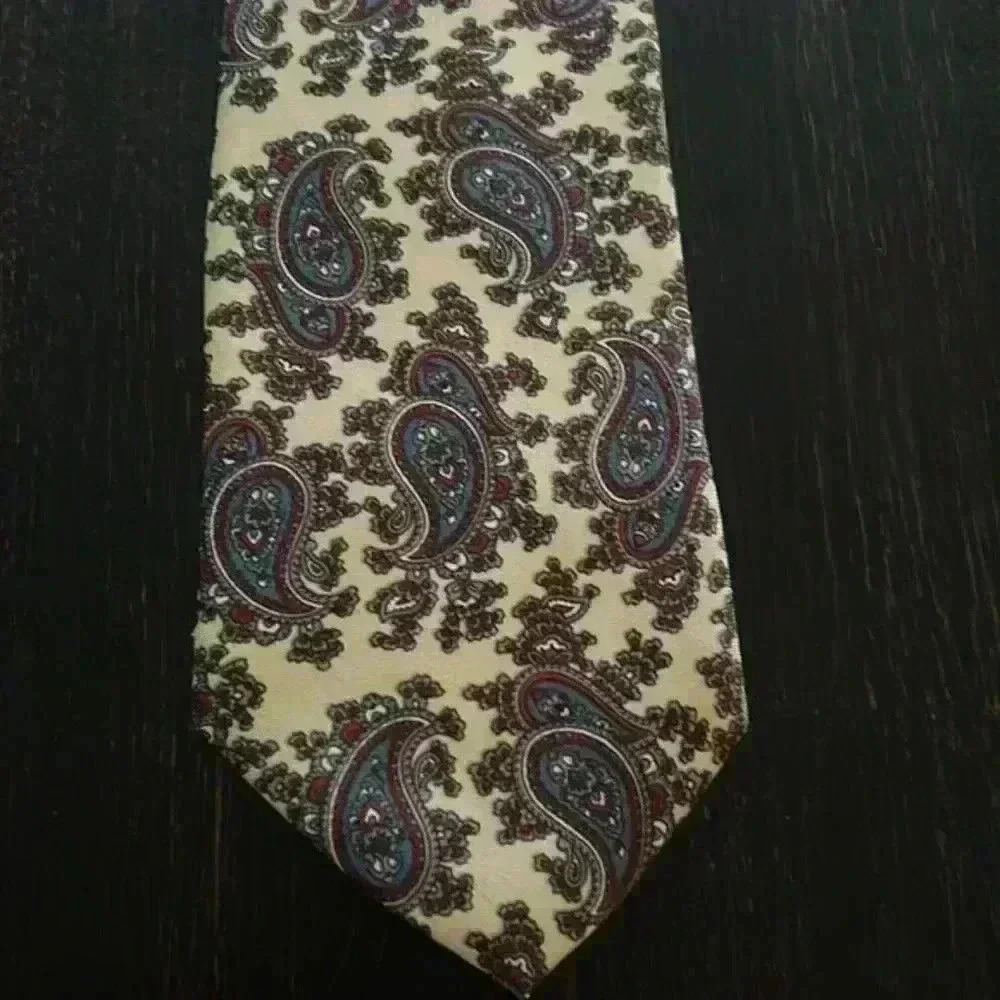 Andhurst‎ tie